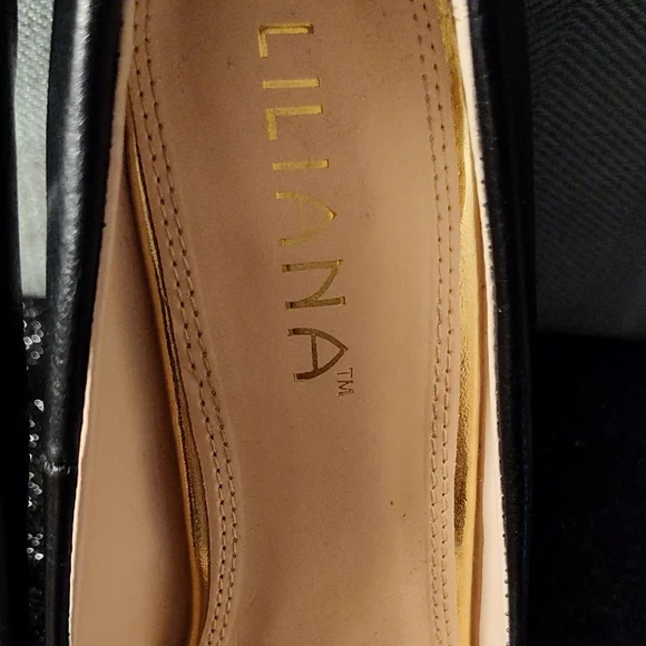 Lulu's Black and Gold Flawless Heels - Picture 2 of 6